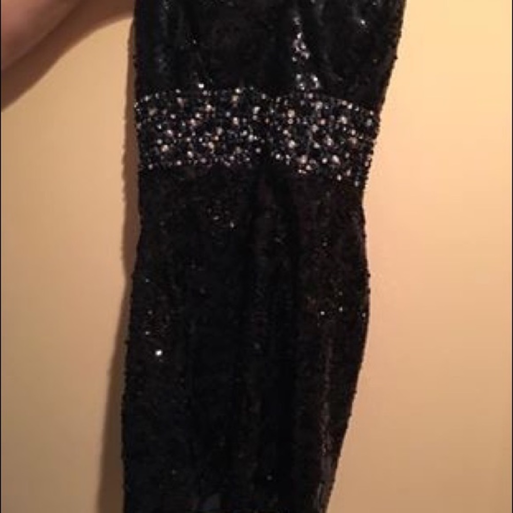 Dress - Picture 3 of 3